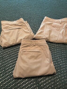 Lululemon Men’s Pants - Khaki
